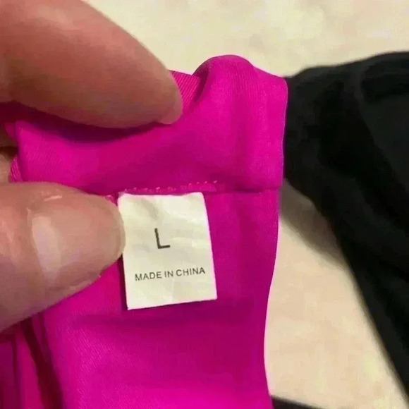 2 pair swimsuit bikini bottoms  Women’s size large one is pink one is black - Picture 7 of 8